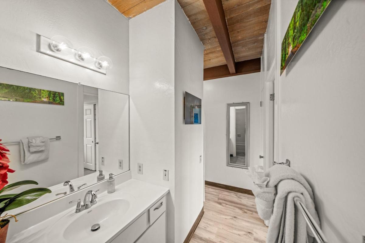 Newly Upgraded 1Br Unit Near Beach Max Of 5 Guests Kailua-Kona Exterior photo