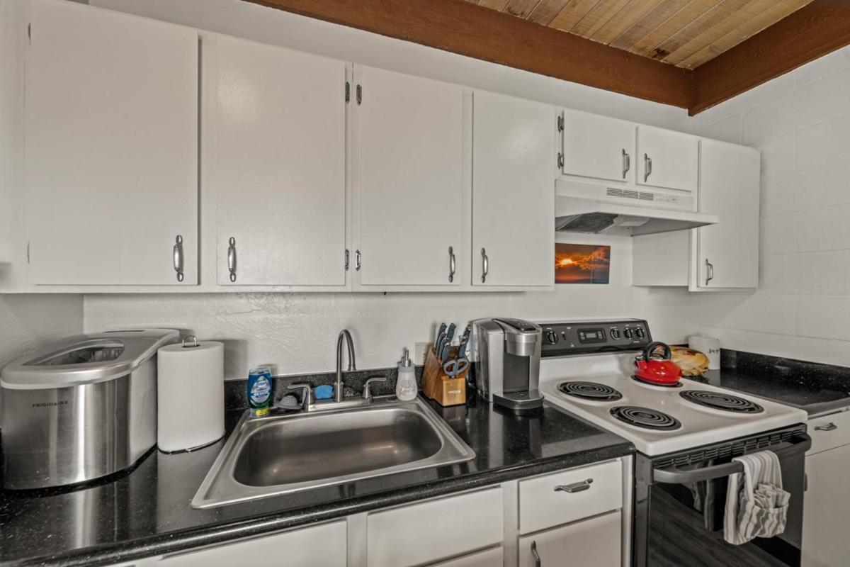 Newly Upgraded 1Br Unit Near Beach Max Of 5 Guests Kailua-Kona Exterior photo