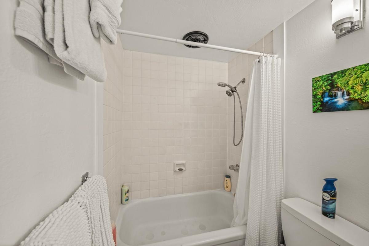 Newly Upgraded 1Br Unit Near Beach Max Of 5 Guests Kailua-Kona Exterior photo